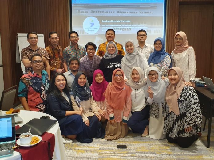 Peserta dan Trainer Pelatihan Database Kesehatan Indonesia